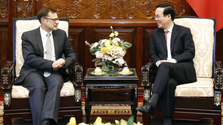 Khua lăn čar Võ Văn Thưởng drông Khua bi ala Australia 