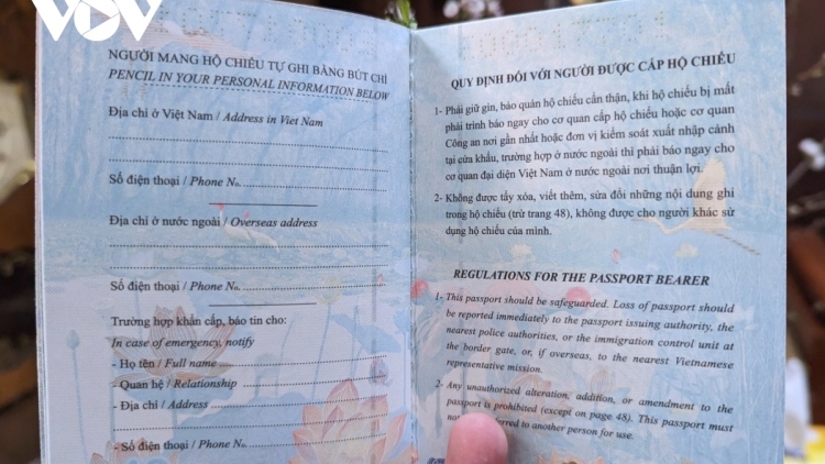 Bộ Công an năc tơợp đoọng hộ chiếu phổ thông t’bọo chip điện tử