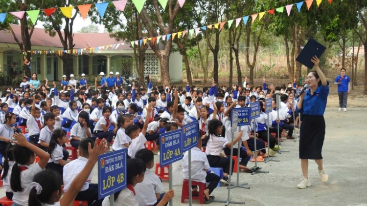 Kon Tum mơdêk hlê plĕng ‘nâi kơdĭng on tơhrik - rak vế hyôh kong prâi