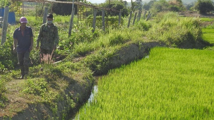 Kon Tum: Kơdroh tro lŭp tung pêt mơjiâng tơmeăm pêi chiâk deăng mơ’nui rơnó tô khăng khoăng