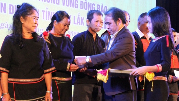 Nuĭh geh nsing nơm Rđe mpơl nău khlay đah ƀon lan