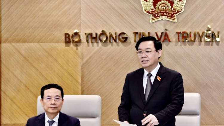 Chủ tịch Quốc hội Vương Đình Huệ moon: Cách mạng công nghiệp 4.0, chuyển đổi số năc xa nay bh’rợ cách mạng ooy thể chế