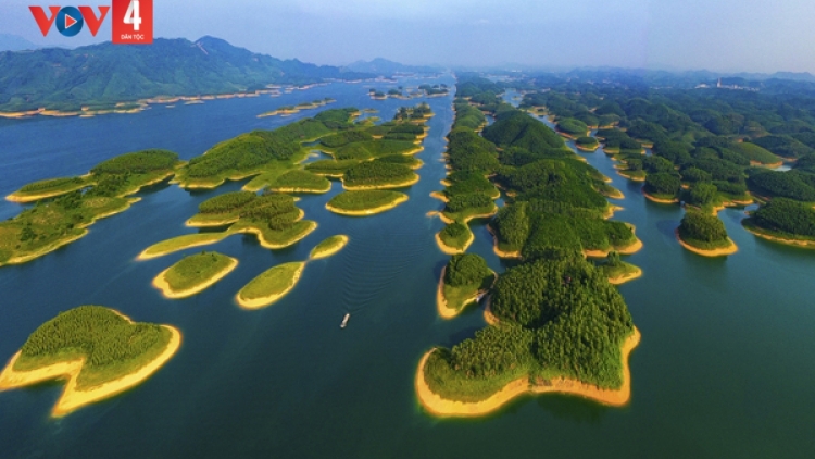 Hồ Thác Bà-đhị lướt lêy chi ớh pr’hay chr’nắp ooy crâng k’coong Tây Bắc