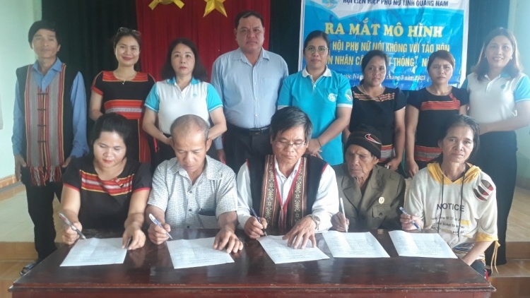 Hội Liên hiệp pân đil Quảng Nam pa glúh p’cắh bh’rợ Chi hội pân đil moon cắh lâng tr’bơơn tr’pay cắh tước c’moo đhị chr’hoong Phước Sơn