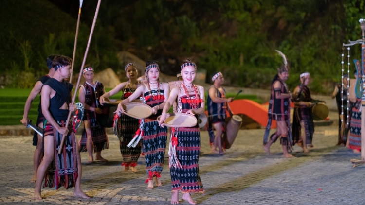 Bhiêc bhan hân noo ha pruôt Cổng Trời Đông Giang, Quảng Nam