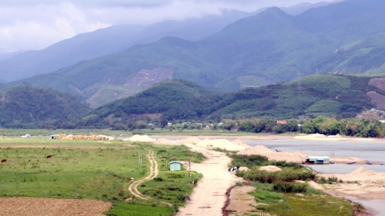 Quảng Nam: Pay pa chô bha ar đoọng bhrợ têng, căh đoọng bhrợ khoáng sản lâng pazêng doanh nghiệp ta luôn bhrợ lất