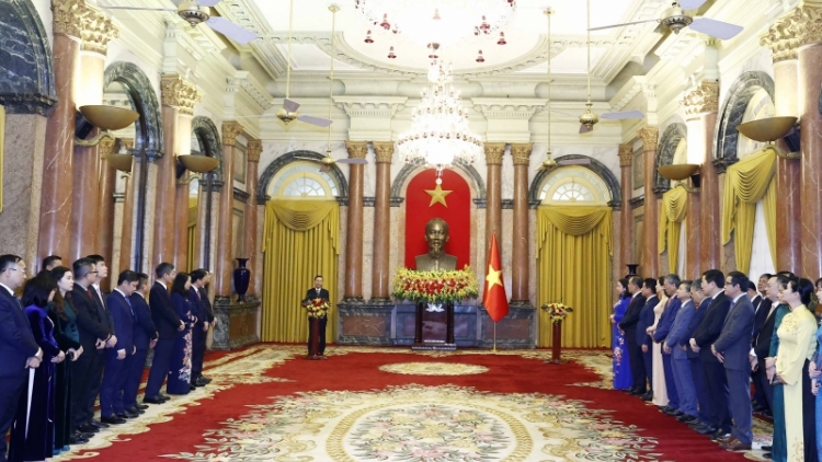 Kruanh dak Võ Văn Thưởng tâm mâp cán bộ ntŭk kan kruanh dak