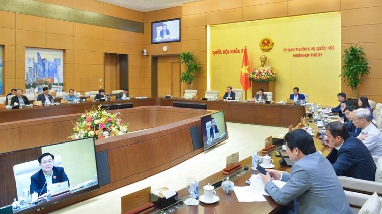 Jơnum min apăn bruă Khua pơ ala mơnuih ƀôn sang tơña gah Sang phăt kơđi hăng Anom pel ĕp kơđi tơlơi 