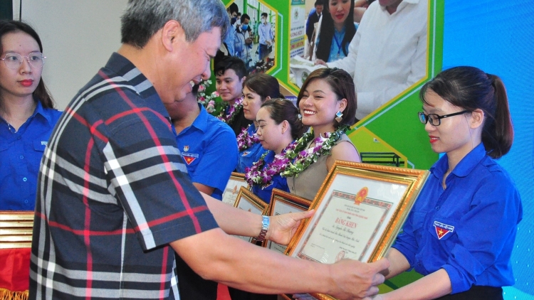 Tỉnh Đoàn Quảng Nam ta đang moon bhrợ bh’rợ cr’noọ tơợp bhrợ cha tr’xăl t’mêê, ta béch g’lăng