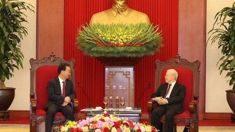 Tổng Ƀí thư ồng Nguyễn Phú Trọng wă rò Ƀí thư Tỉñ ủy Vân Nam, lơgar Lo 