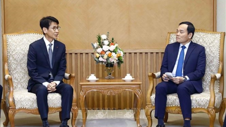 Pôa Trần Lưu Quang, Ngế pro xiâm phŏ hnê ngăn tơdah kăn phŏ hnê ngăn Kŏng ti LG 