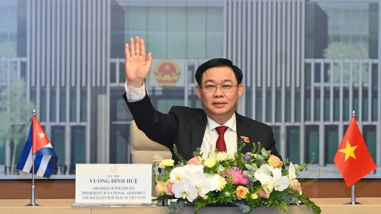 Khua git gai pơ ala mơnuih ƀon sang ơi Vương Đình Huệ nao cuă sit nik dêh čar Cuba