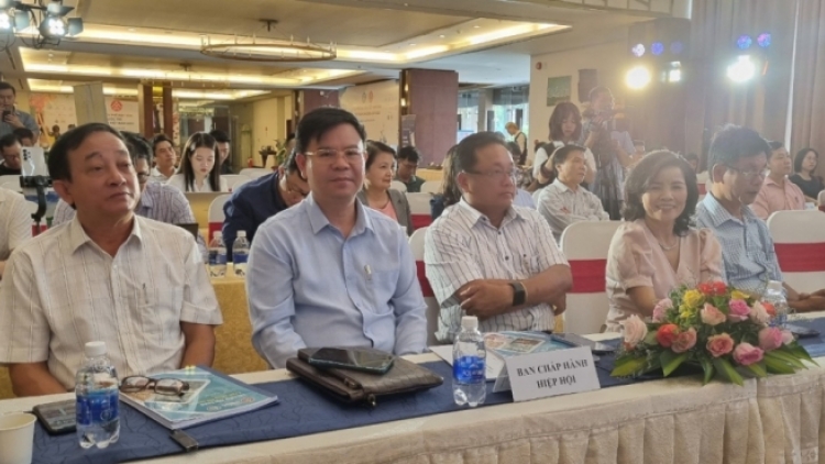 Cribơyai “05 kơphê bơkah ngan Việt Nam dê”  