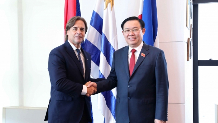 Khua bruă kƀĭn ala Vương Đình Huệ bi tuôm hŏng Khua mil čhil Ngŏ Uruguay 