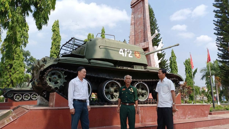 Tây Nguyên pơtối rak vế pêi pro tơdroăng ton nah dêi kăch măng  