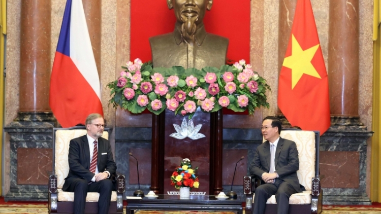 Kơdră tĕh đak Võ Văn Thưởng sơng Thủ tướng tĕh đak Czech 