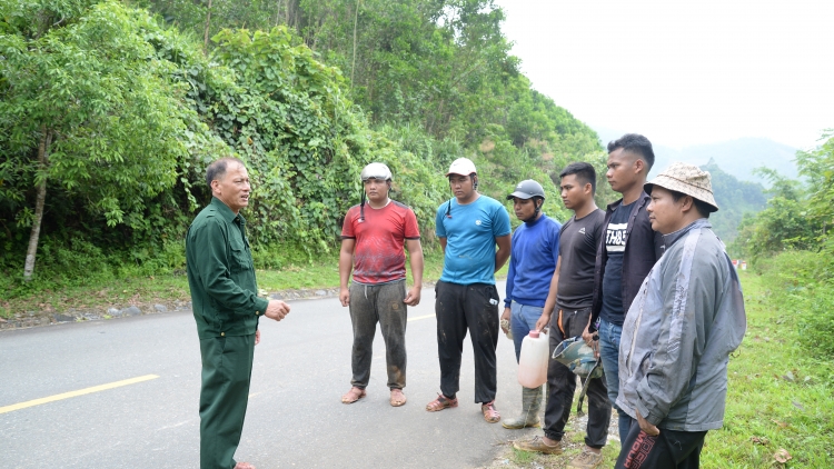 Đông Giang (Quảng Nam) Đơơh loon zâl cha groong rooh crâng coh hân noo xơợt gooh