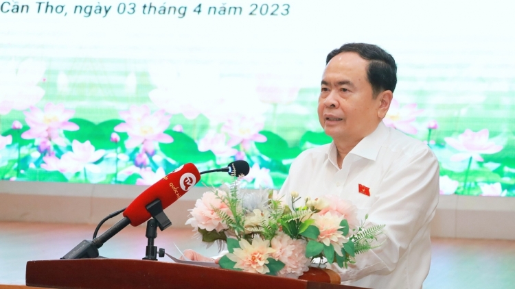 Phó Chủ tịch Thường trực Quốc hội Trần Thanh Mẫn pâh pr’họp pazêng g’luh 6 Hội đồng Dân tộc âng Quốc hội