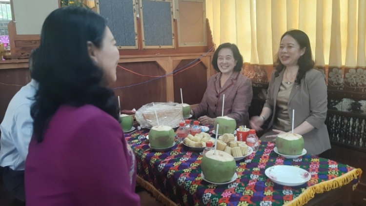 Phó Củ tịc lơgar mò Võ Thị Ánh Xuân còp, pà phan tàm càr Bến Tre