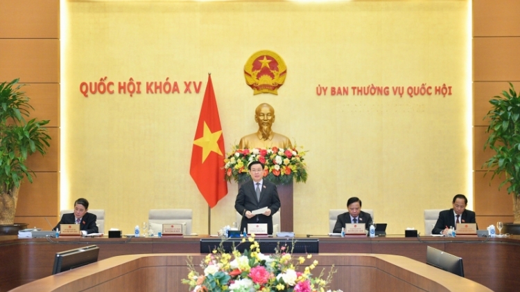 Uỷ ban Rnâng kan Quốc hội ntơm rƀŭn nkô̆ nau pháp luật khay 4