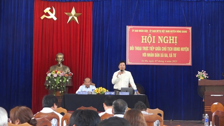 Chủ tịch UBND chr’hoong Đông Giang lưm prá lâng đhanuôr chr’val Ba lâng chr’val Tư