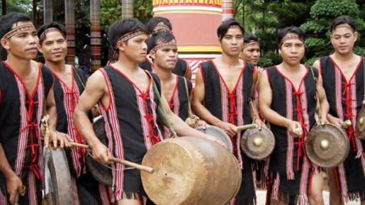 Tin mĭ mŏ kâo lah (Vâng lời mẹ mình)