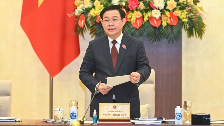 Tơợp bhrợ pr’họp chuyên đề pháp luật âng Ủy ban Thường vụ Quốc hội