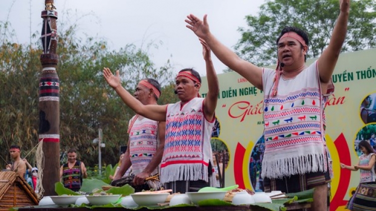 Bhiệc bhan cha ha roo t’mêê âng manuyh Mạ Lâm Đông