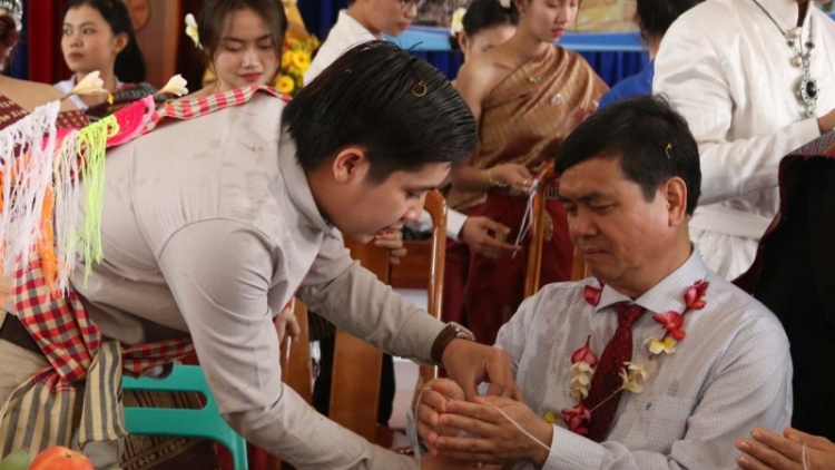 Kon Tum: Tìp mat lơh kwèng niam chài Việt Nam - Lào - Campuchia