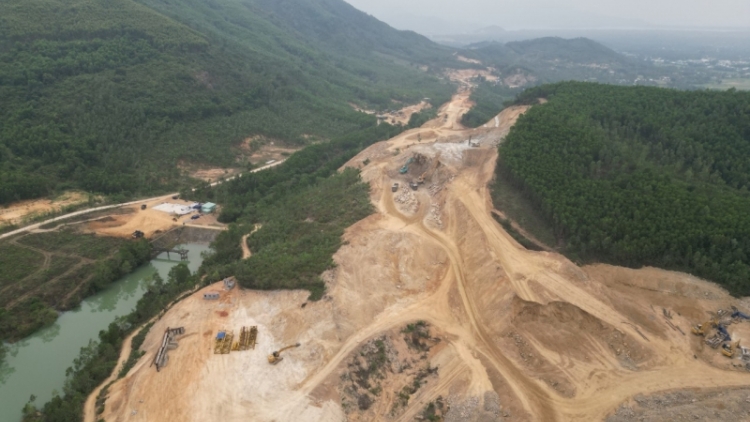 Phú Yên: K’rong ra li đhăm, bhrợ têng c’lâng lươt đơơh Bắc - Nam