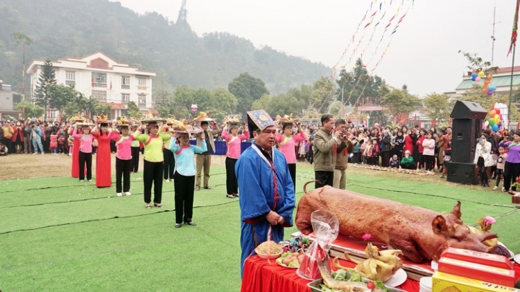 Đổi mới trong tang ma người Giáy hiện nay