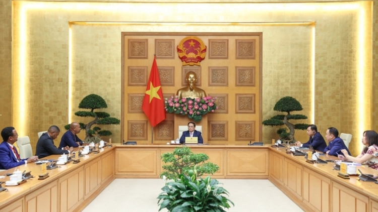 Khua dêh čar ơi Phạm Minh Chính tŭ jum Khua ding jum ngă hmua hơdôm dêh čar rai jơnum kơ braih apiăng lŏn tơnah