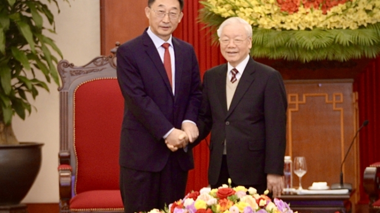 Ƀok Tổng Bí thư Nguyễn Phú Trọng xơng ƀok Lưu Ninh Ƀĭ thư khu wi Quảng Tây, Trung Quốc