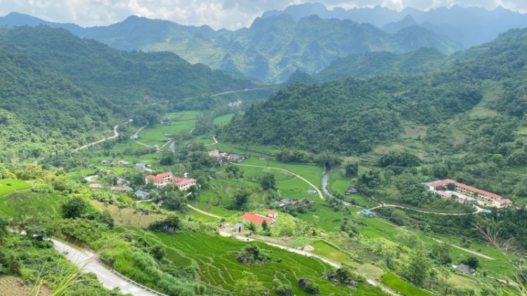 Ling tơhan pơgang guai dêh čar tơring čar Cao Bằng ngă Plơi pla phrâo