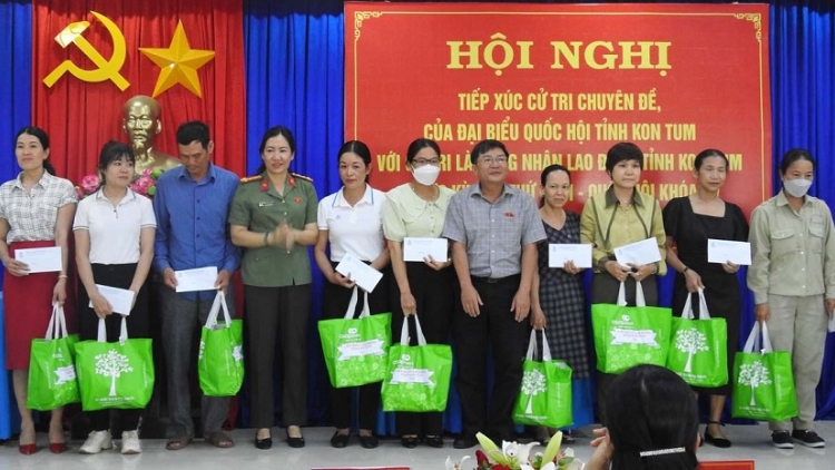 Mpồl kwang bàng Quôk hội càr Kon Tum tìp mat cau tĕ khà kông ñân lơh broă