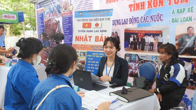 Kon Tum: Hưn mdah êbeh 3.200 bruă mă kơ mnuih mă bruă hlăm hruê bruă mă thŭn 2023 