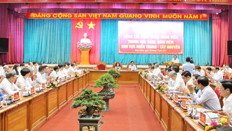 Rôh hôp ‘mot đảng viên tung hok tro, sinh viên kơpong peăng Tơdế Tơnêi têa – Tây Nguyên 