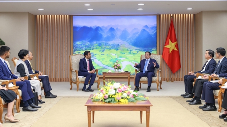 Thủ tướng teh đak bơ̆n Phạm Minh Chính xơng ƀok Karan Adani, Kơdră dơnơm Kŏng ti Cảng păng Anih jang mŭk drăm, lơ̆m Grŭp jang Adani 