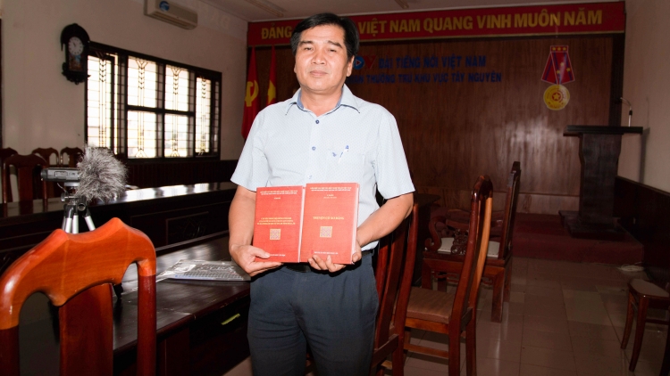 Ồng Y Mang-kwang bàng jơh nùs kơlôi sơnơng, jòi geh bơta niam chài kòn cau Sơdàng dê