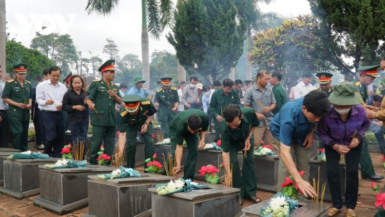 Gia Lai: C’lêng lâng tập n’hang  22 liệt sĩ bơơn k’rong đơơng chô tơợ Campuchia