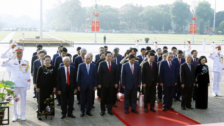 Khua git gai Ping gah hăng Kơnuk kơna ta mut čuă pơsat jep Khua mir sir Hồ Chí Minh