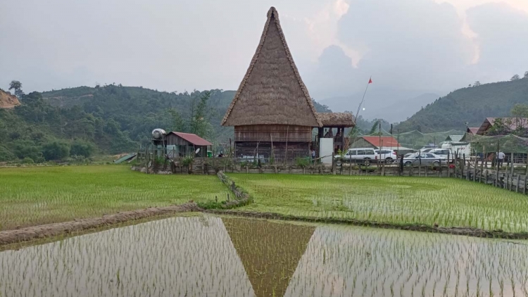 Kon Tum: Mơđah tơbleăng pơlê ôm hyô pơlê pơla Vi Rơ Ngheo dêi mơngế Rơteăng