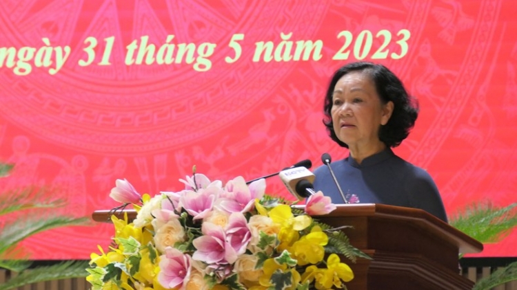 Thường trực Ban Bí thư Trương Thị Mai xay bhrợ bh’rợ cán bộ đhị Hà Giang