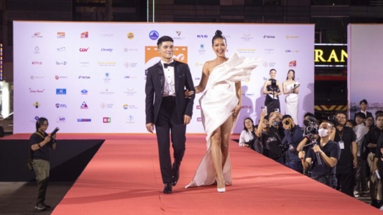 Pa xang Liên hoan phim Châu Á - Đà Nẵng 2023 g’luh tr’nơợp