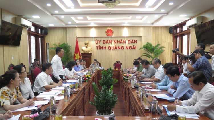 C’bhúh pa bhrợ Ban k’đhơợng xay Trung ương đắh zêl cha groong t’tông k’roóch, zêl cha groong cắh liêm crêê bhrợ bhiệc lâng UBND tỉnh Quảng Ngãi