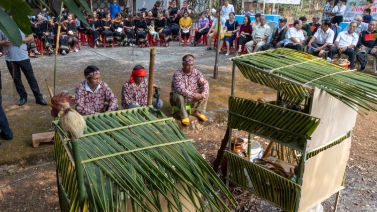 Et xoi apinh đak ‘mi kơ bơngai Êđê tơ̆ Buôn Ma Thuột