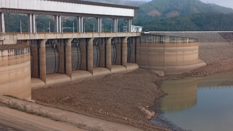 Miền Trung-Tây Nguyên: Lưm k’đhap đăh pa ang điện coh hân noo cha noọng