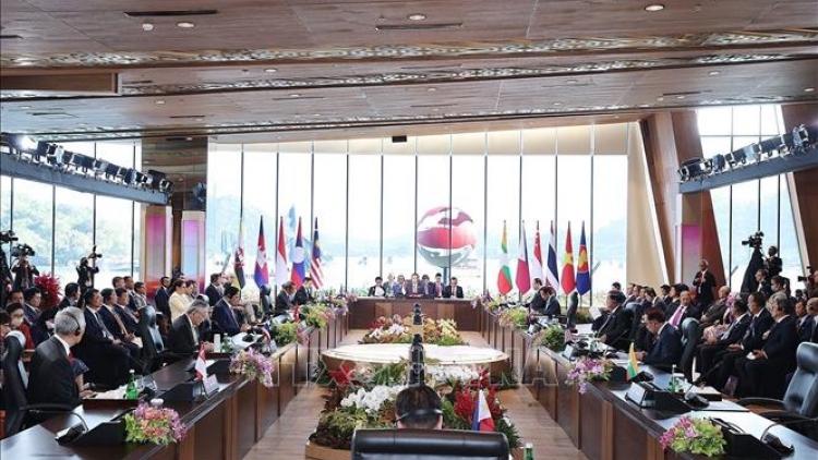 Klei bi kƀĭn gưl dlông ASEAN tal 42 klă klơ̆ng pŏk leh