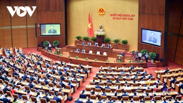 Quốc hội prá xay ooy bh’rợ bhrợ pa dưr Luật, pháp lệnh