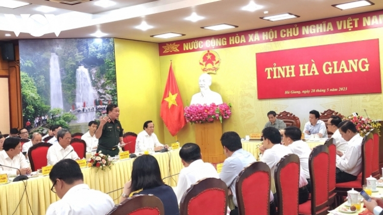 Khua Knŭk kna Phạm Minh Chính mă bruă hŏng Anôk dlăng bruă Đảng čar Hà Giang 